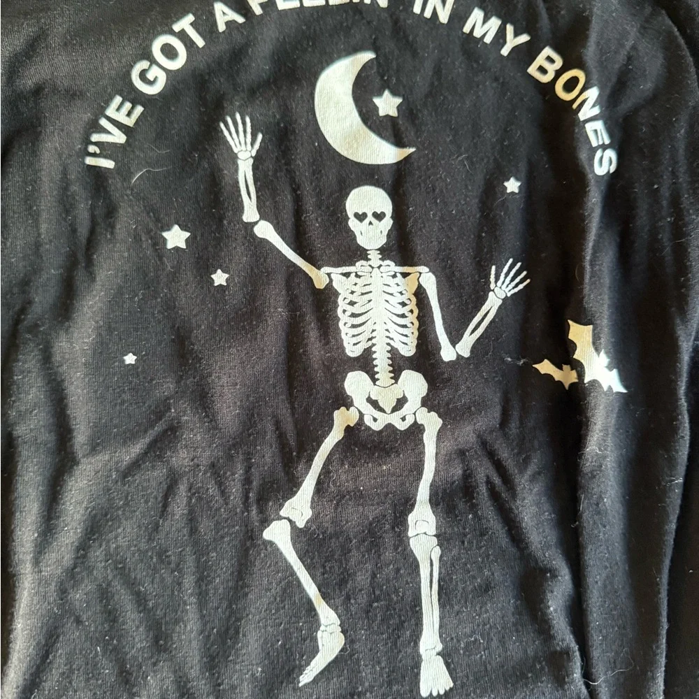 Apt. 9 Black Crew Neck Shirt - Picture 2 of 3